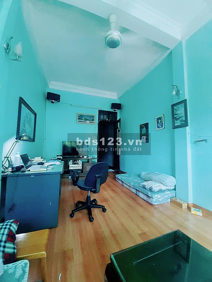 Bán nhà mặt phố Chùa bộc đúc bê tông cốt thép 5 tầng. giá bán 31 tỷ còn mới guyên