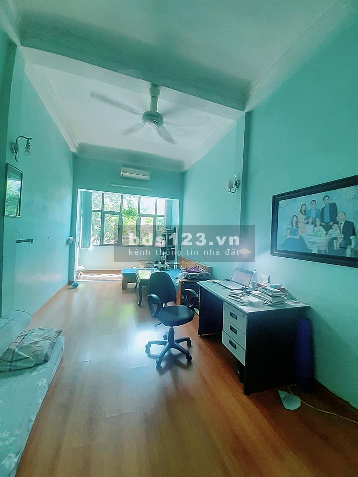 Bán nhà mặt phố Chùa bộc đúc bê tông cốt thép 5 tầng. giá bán 31 tỷ còn mới guyên