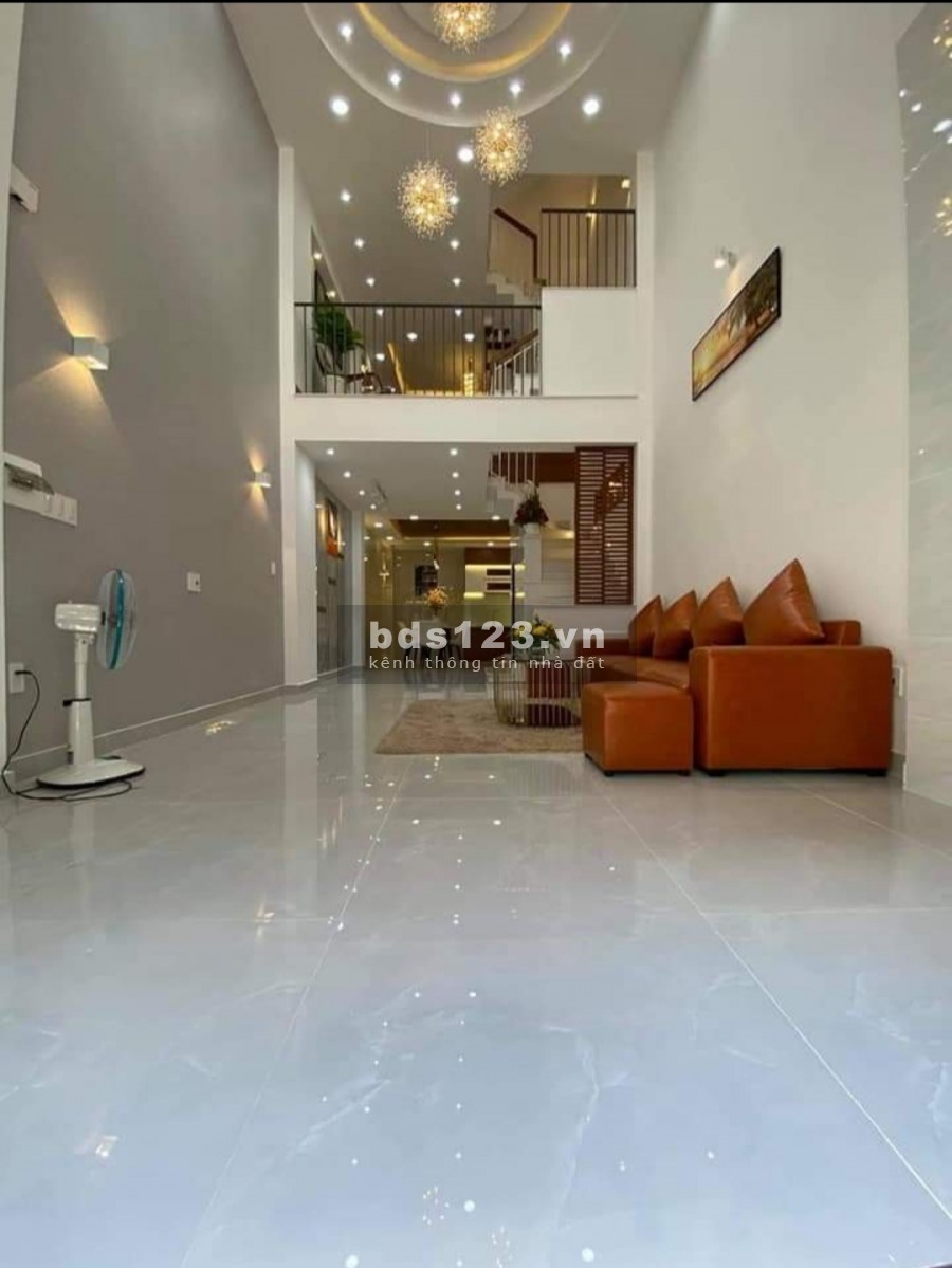 Nhà Cách Trung Tâm 10 Phút Đi Xe, tiện ích đủ, công năng đủ, 1 trệt, 2 lầu đúc kiên cố