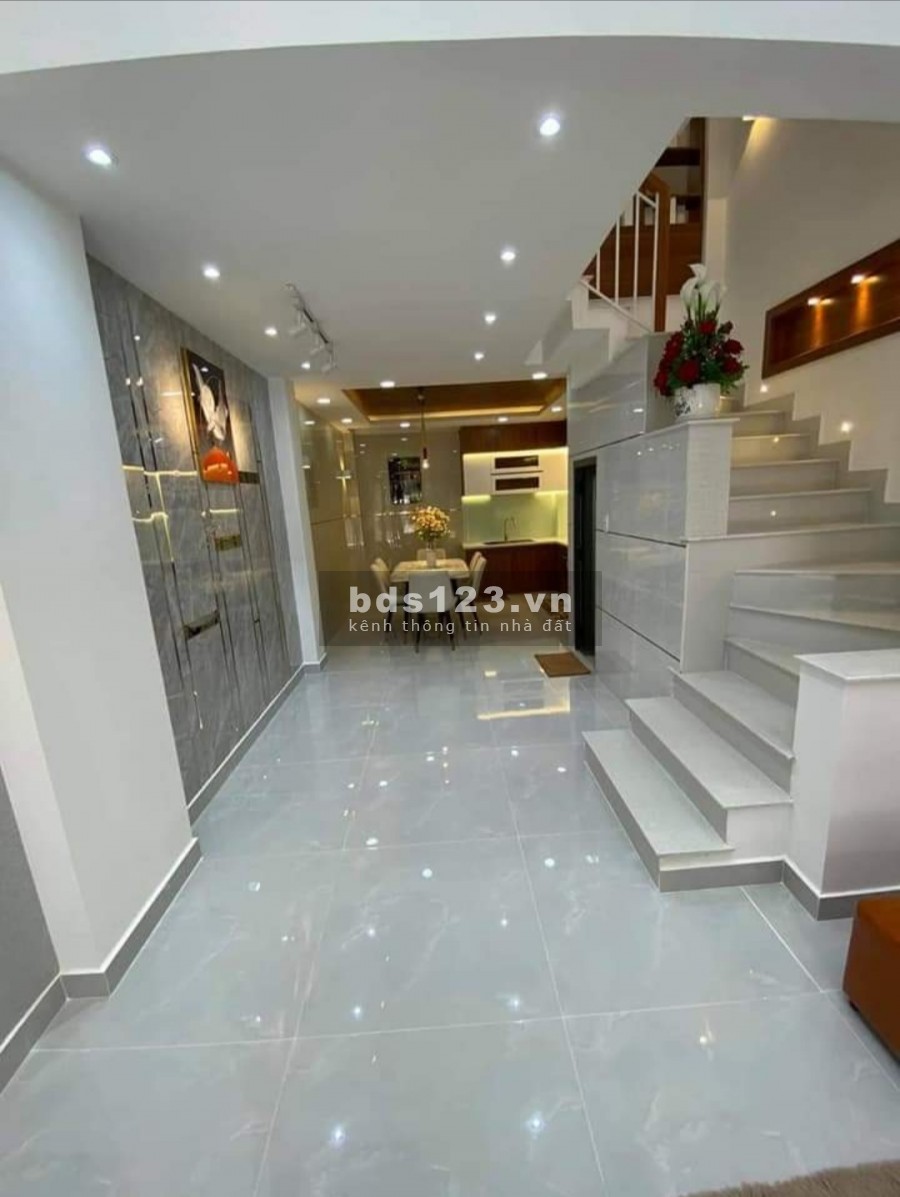 Nhà Cách Trung Tâm 10 Phút Đi Xe, tiện ích đủ, công năng đủ, 1 trệt, 2 lầu đúc kiên cố