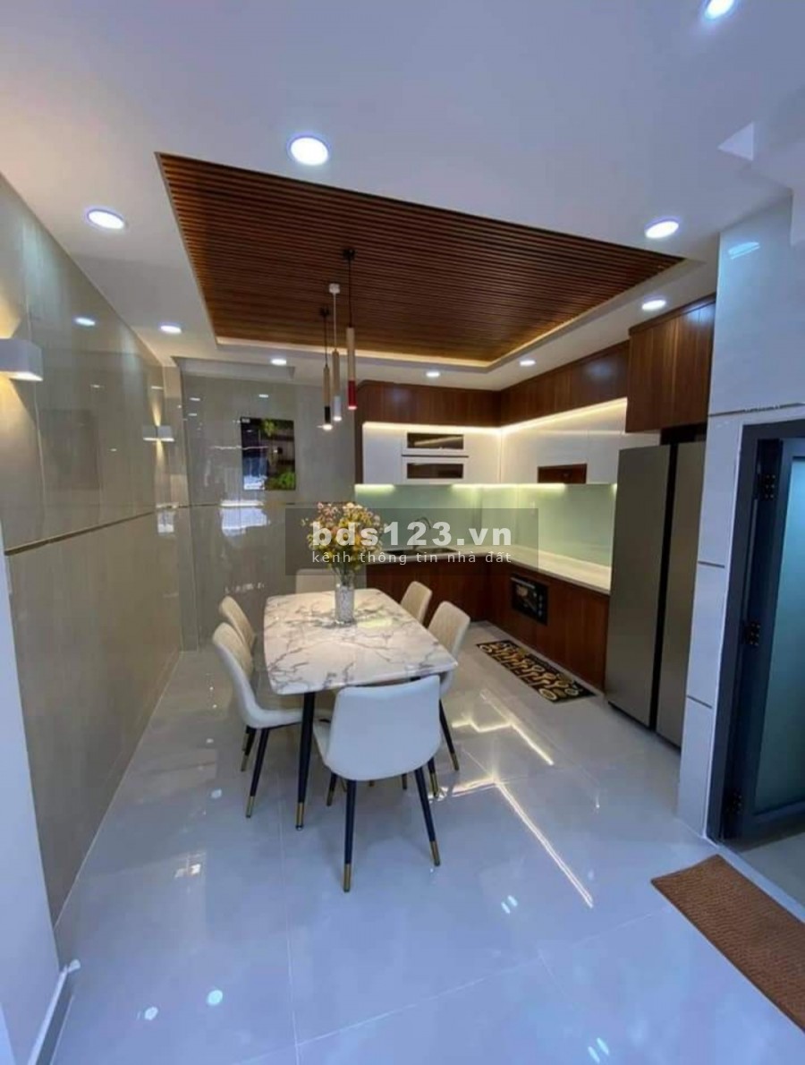 Nhà Cách Trung Tâm 10 Phút Đi Xe, tiện ích đủ, công năng đủ, 1 trệt, 2 lầu đúc kiên cố