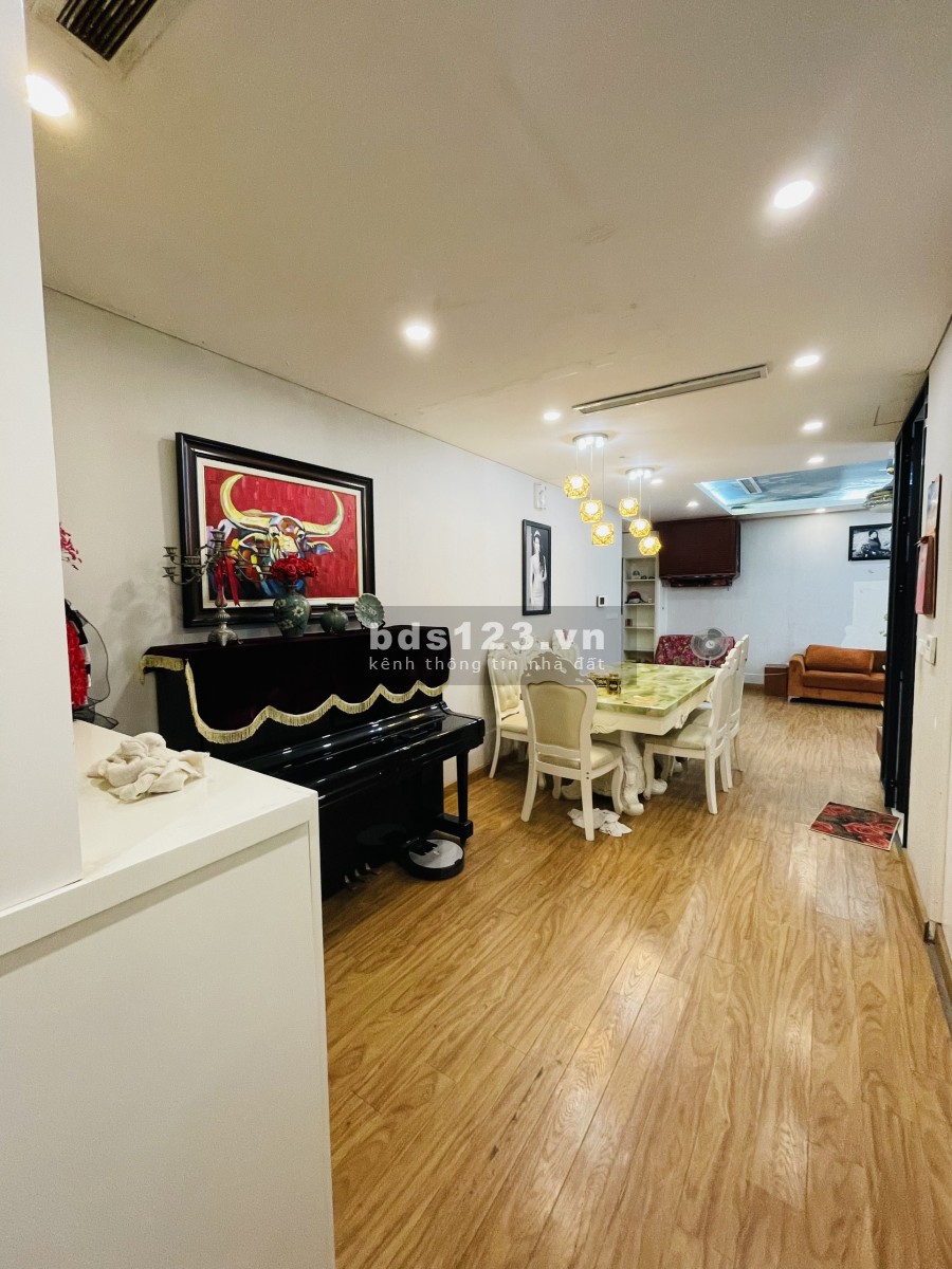 Cho thuê chung cư Time Tower Lê Văn Lương, căn 3 ngủ, full đồ, 15 triệu/th. LH 0377983070