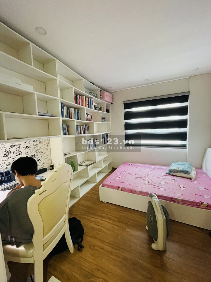 Cho thuê chung cư Time Tower Lê Văn Lương, căn 3 ngủ, full đồ, 15 triệu/th. LH 0377983070