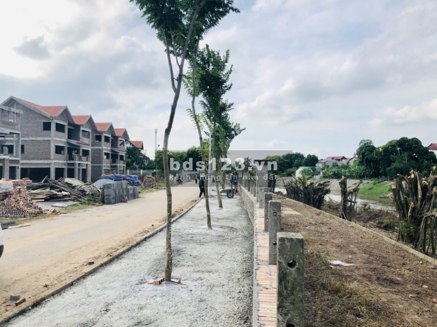 Bán BT xây thô 3 tầng view sông Cà Lồ tại KĐT Quang Minh, Mê Linh, Hà Nội. LH 0973781843 Ánh