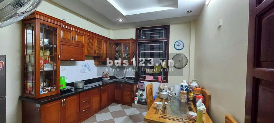 Bán nhà ngõ ô tô đỗ cửa Nguyễn Khánh Toàn, dt 46m, mt 3.4m, 4 tầng, giá 6.8 tỷ, lh 0975513371