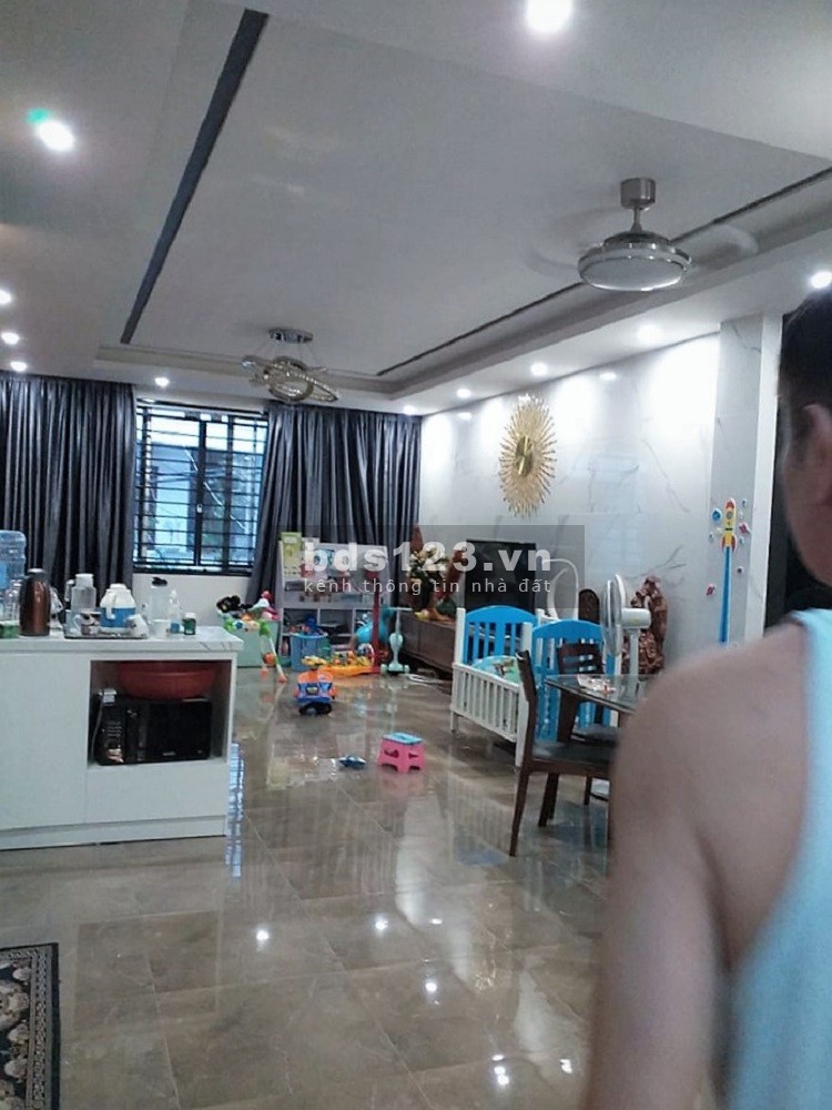 Cắt lỗ bán gấp nhà phố Thái Hà vỉa hè, ô tô, kinh doanh dtsd 70m2 đúc 6 tầng, giá 20 tỷ