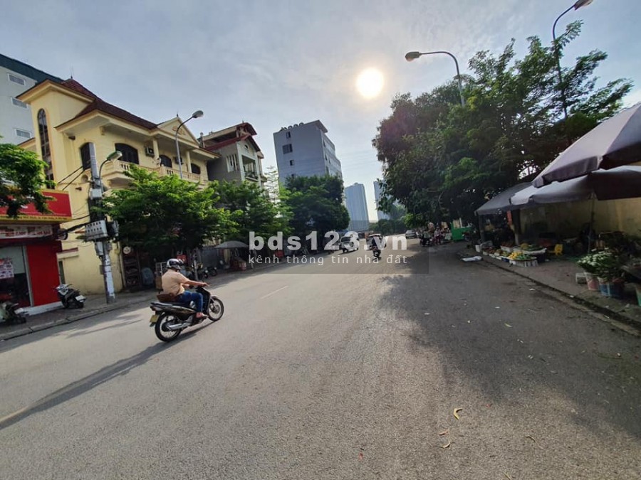 Chính chủ bán nhà mặt phố Doãn Kế Thiện 90mx9T trên 20 ty 0969040000