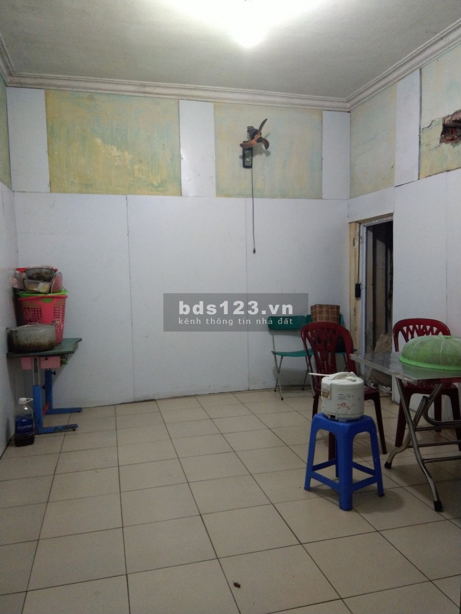 Mặt phố Đê Trần Khát Chân, Quận Hai Bà Trưng dt 60m2, 3 tầng giá 6x tỷ, gia hợp lý, kinh doanh