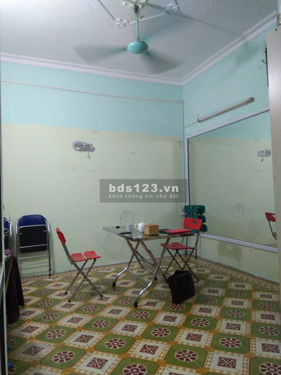 Mặt phố Đê Trần Khát Chân, Quận Hai Bà Trưng dt 60m2, 3 tầng giá 6x tỷ, gia hợp lý, kinh doanh