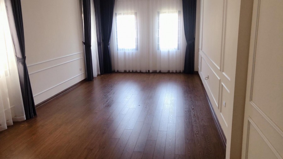 Lạc Long Quân kinh doanh văn phòng thang máy dtsd 54m2 giá bán 11 tỷ gần Hồ Tây