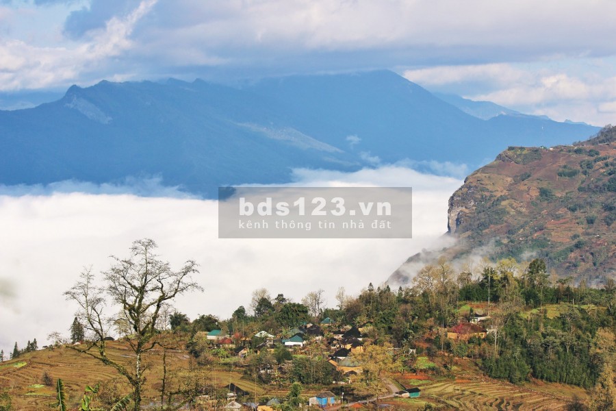 Lô đất phù hợp đầu tư sinh lời. Y Tý - Sapa 2 tiện ích đầy đủ, khu dân cư đông đúc