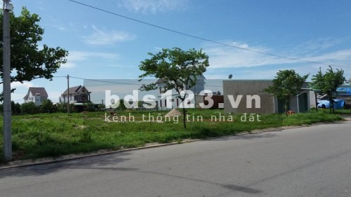 Nhà mới 1 trệt 2 lầu 1 tum mặt tiền kinh doanh 50m cạnh Chợ Hưng Long, Bình Chánh