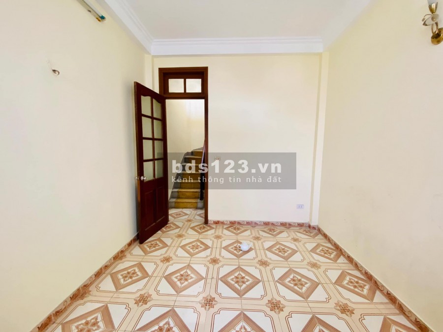 Căn duy nhất Lạc Long Quân bán giá cực sốc giá chỉ nhỉnh 2 tỷ sổ chính chủ bàn giao ngay