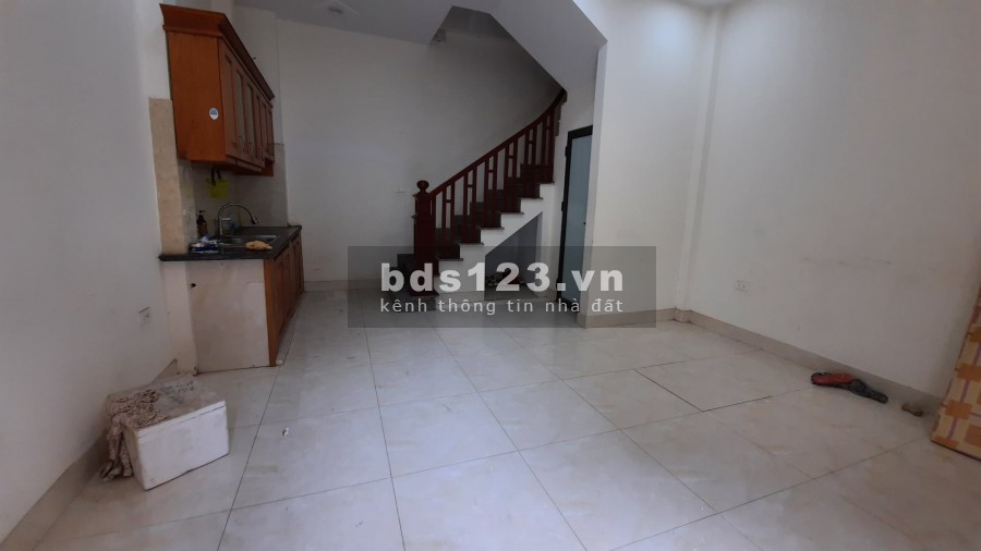 Bán nhà Ngọc Thuỵ Quận Long Biên, 4 tầng đúc, ngõ thông rộng giá chưa đến 3 tỷ