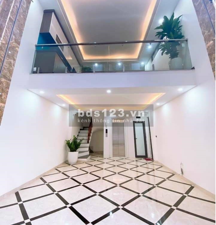 Bán nhà nguyên căn hiếm có tại Mỹ Đình, nhà cực đẹp, vào ở luôn, đúc 5 tầng, sổ sẵn chính chủ