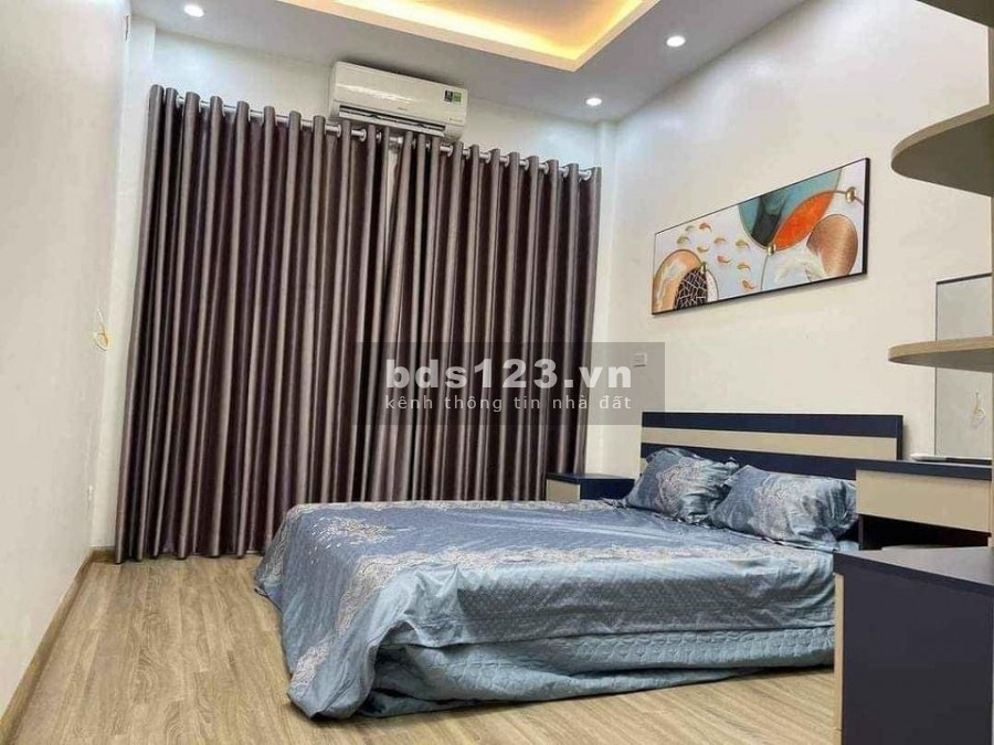 Sốc nhà đẹp giá cực rẻ, phố Tam Trinh, Quận Hoàng Mai dtsd 28m2, 3 tầng, giá bán 2,3 tỷ