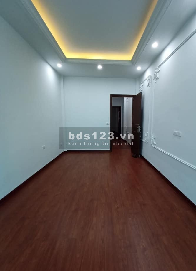 Bán nhà trung tâm Quận Đống Đa, dt 48m2, 6 tầng đường thoáng, dọn bào ở luôn, giá chỉ 3.4 tỷ