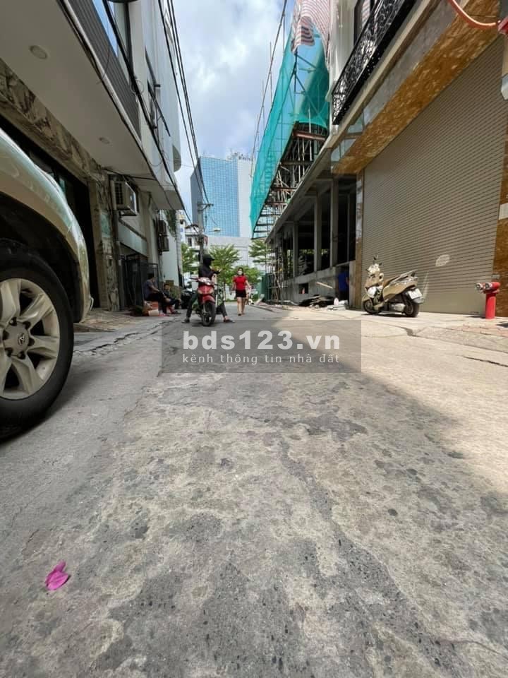 Nhà kinh doanh đỉnh Trung kính ô tô tránh, thang máy diện tích sử dụng 82m2, đúc 6 tầng