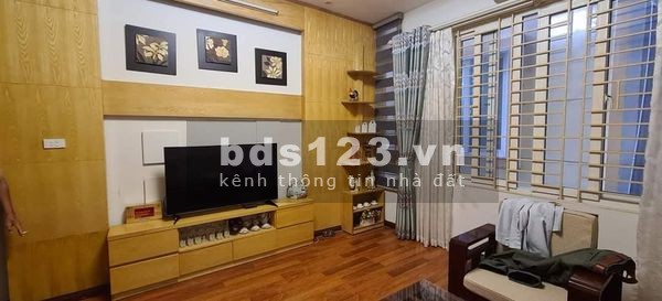 Bán nhà nguyên căn 5 tầng chính chủ bao đẹp vào ở ngay, khu phân lô, mặt tiền đường rộng