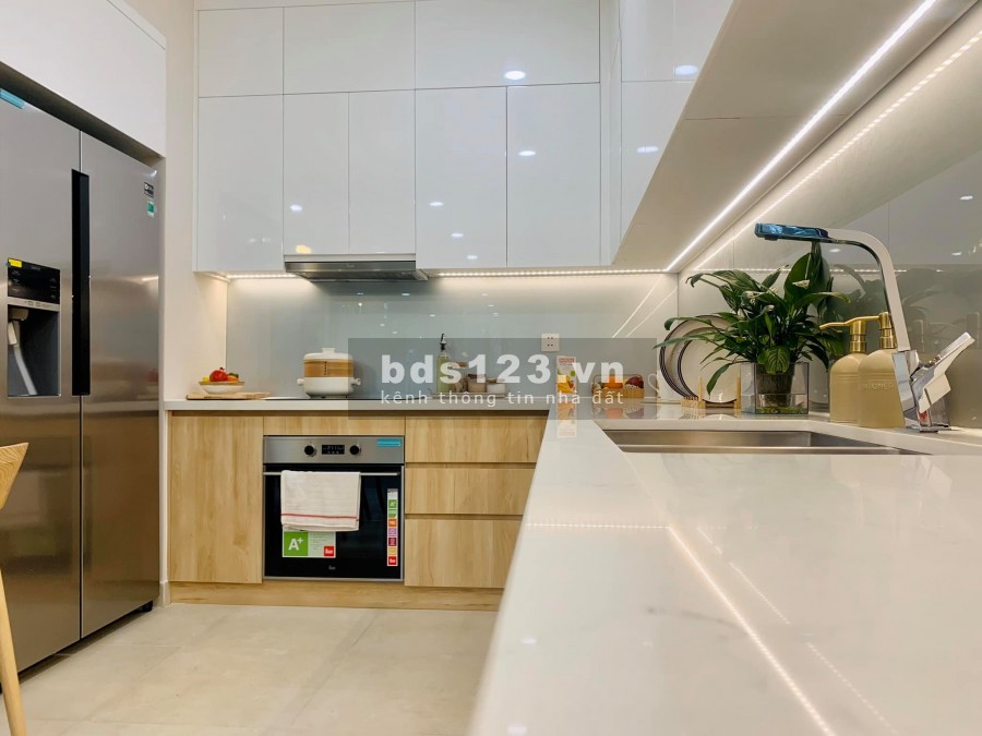 Mặt phố chùa Láng đẳng cấp kinh doanh siêu Vip mặt tiền đẹp, liên hệ 0976469163