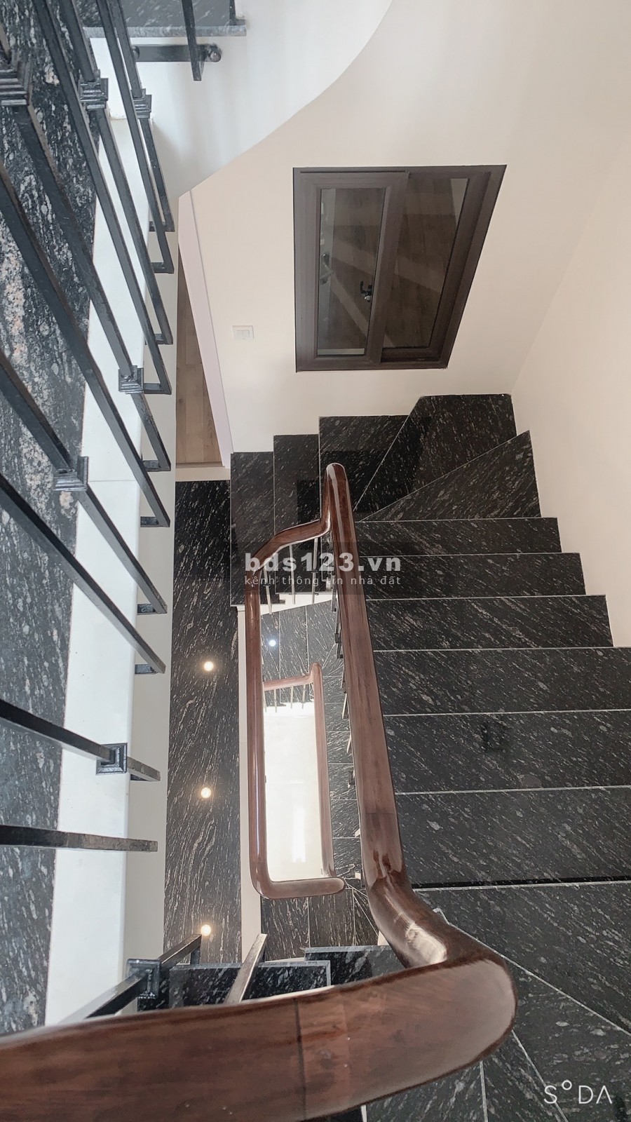 Nhà mới đẹp ô tô vào nhà, diện tích 55m2, 4 tầng, giá 4x tỷ Thượng Thanh Long Biên, ở ngay