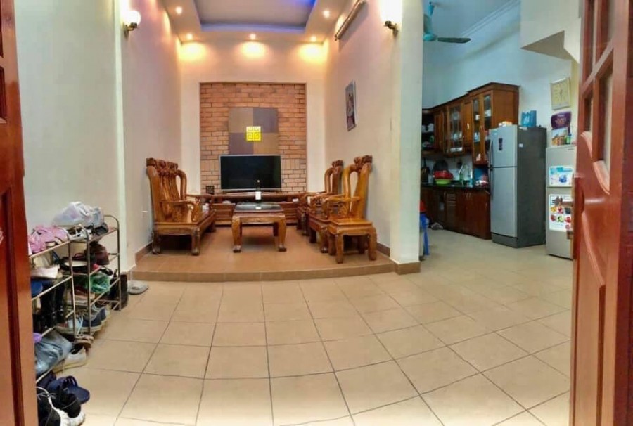 Bán nhà ngã tư Sở ngõ nông cách đường Trường Chinh 10m, mt rộng 5.2m, giá 4.65 tỷ