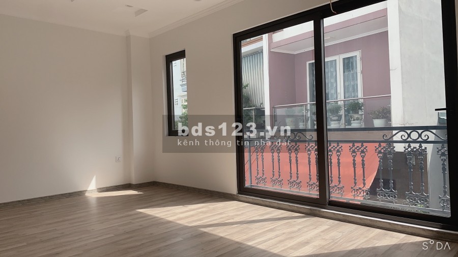 Nhà mới đẹp ô tô vào nhà, diện tích 55m2, 4 tầng, giá 4x tỷ Thượng Thanh Long Biên, ở ngay