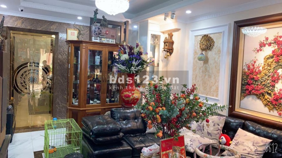 Bán gấp biệt thự Long Biên, giá chỉ hơn 4 tỷ, mới kính kong chuẩn 5 sao, lh 0989564868