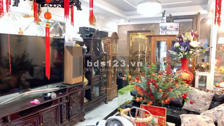 Bán gấp biệt thự Long Biên, giá chỉ hơn 4 tỷ, mới kính kong chuẩn 5 sao, lh 0989564868