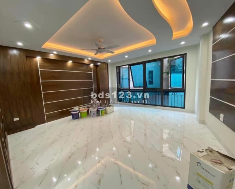 Bán gấp nhà Cầu Giấy nguyên căn lô góc ga ra ô tô mặt tiền 5,1m giá hợp lí giá bán 6.25 tỷ