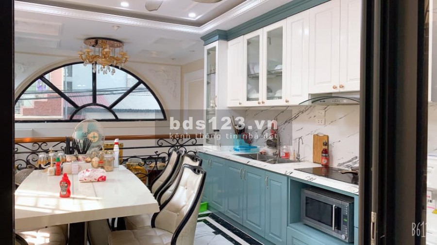 Bán gấp biệt thự Long Biên, giá chỉ hơn 4 tỷ, mới kính kong chuẩn 5 sao, lh 0989564868