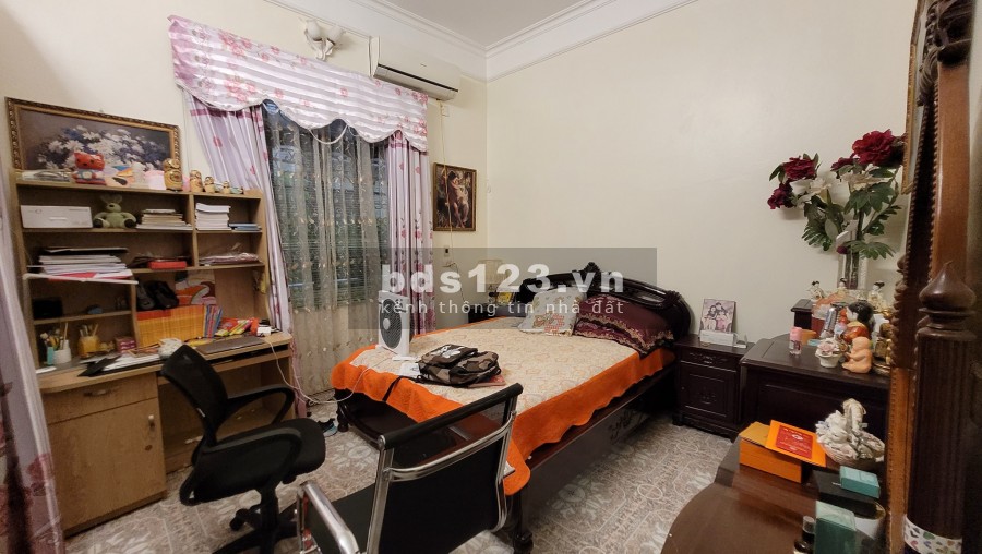Nhà Nguyễn Sơn, lô góc, 100m, rộng 7.5m, cạnh chung cư 158, giá bán 14.8 tỷ, lh 0904882258