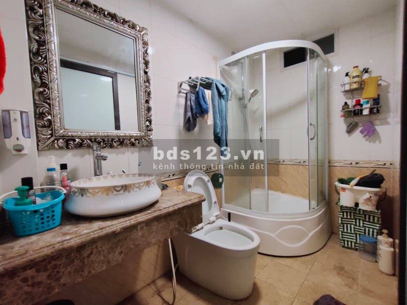 Chính chủ cần vốn bán nhà 50m2 ngõ Lâm Du, Long Biên, 5 tầng, oto, nhỉnh 5 tỷ.