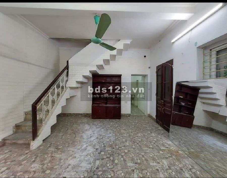 Bán Nhà Vương Thừa Vũ diện tích 42m2 giá 4.8 tỷ ngõ Ô tô tránh xe máy xác định bán đất