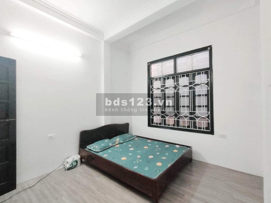 Bán nhà Trung Phụng. Nhà đẹp ở luôn. Hàng xóm mặt phố diện tích 26m2 giá bán 2.35 tỷ