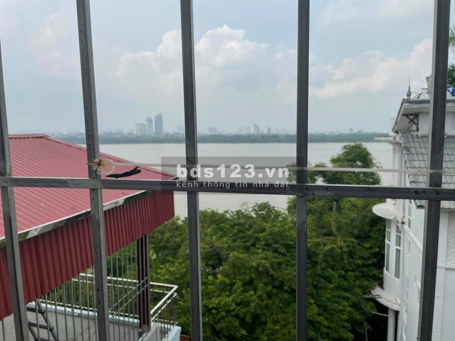 View Sông Hồng nhà Ngọc Thụy, Long Biên, dt 110m2, 5 tầng, giá 6.3 tỷ hai ô tô vào sân