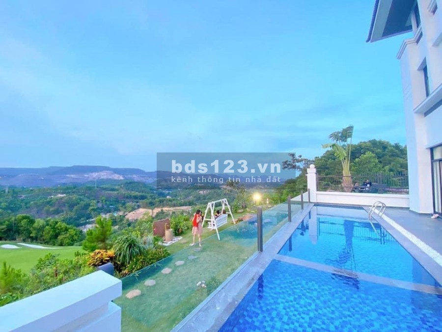 Bán căn biệt thự view Vịnh Hạ Long, 300m2 có bể bơi riêng, sân golf 18 hố