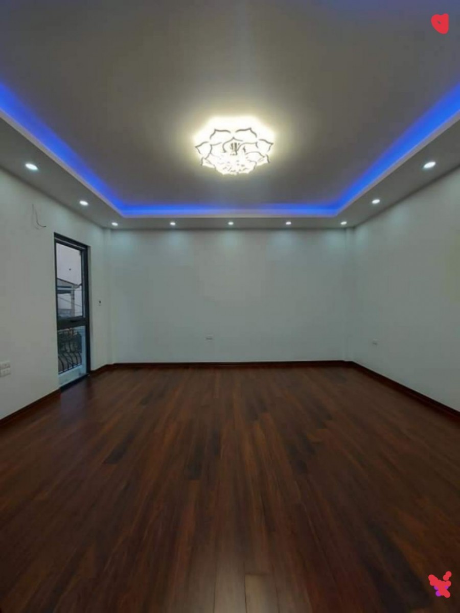 Hiếm, Bán Nhà Tôn Đức Thắng, Đống Đa, Ô Tô, Vỉa Hè, Thang Máy, Kinh Doanh. Gía 28 tỷ.