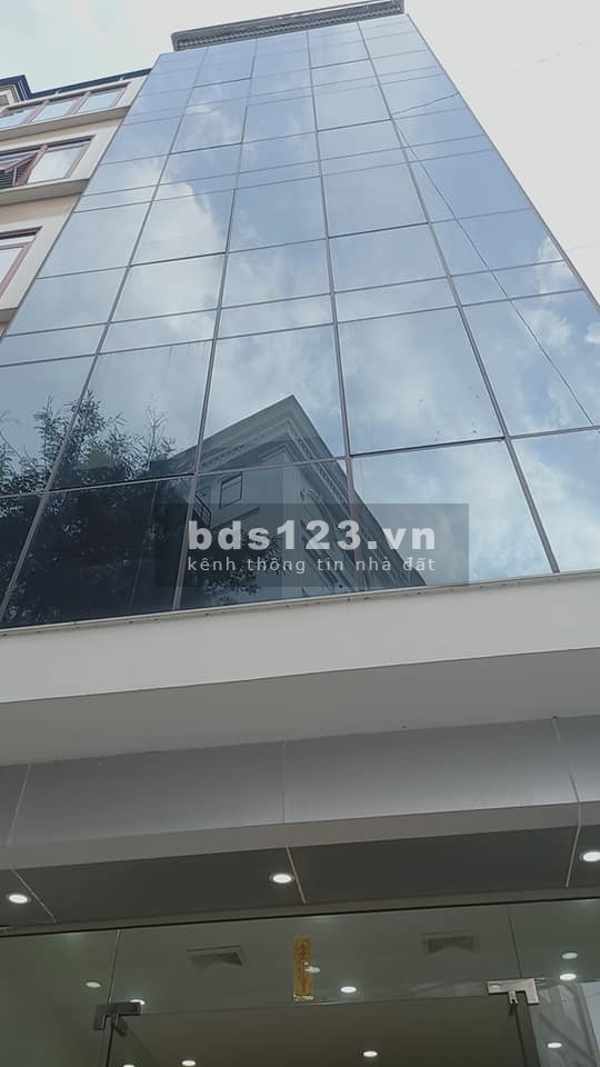 Bán nhà Xuân La thang máy gara ô tô phân lô ở sướng dtsd 68m2, 6 tầng, giá 12.3. tỷ