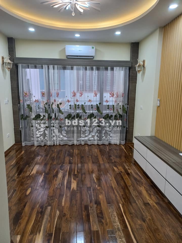 Bán nhà ngõ 114 Hoàng Ngân - CG 70m x5.8m x5 tầng giá 7.4 tỷ Lh 0386380199