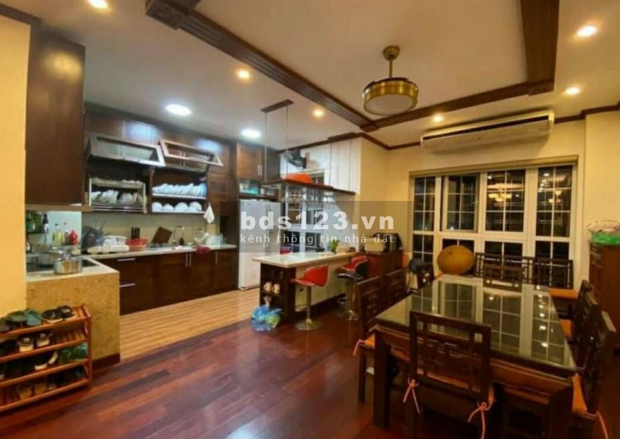 Nhà đẹp Trần Cung cần bán gấp, diện tích sử dụng 60m2 đúc 5 tầng, mặt tiền 5m, chỉ 4.3 tỷ