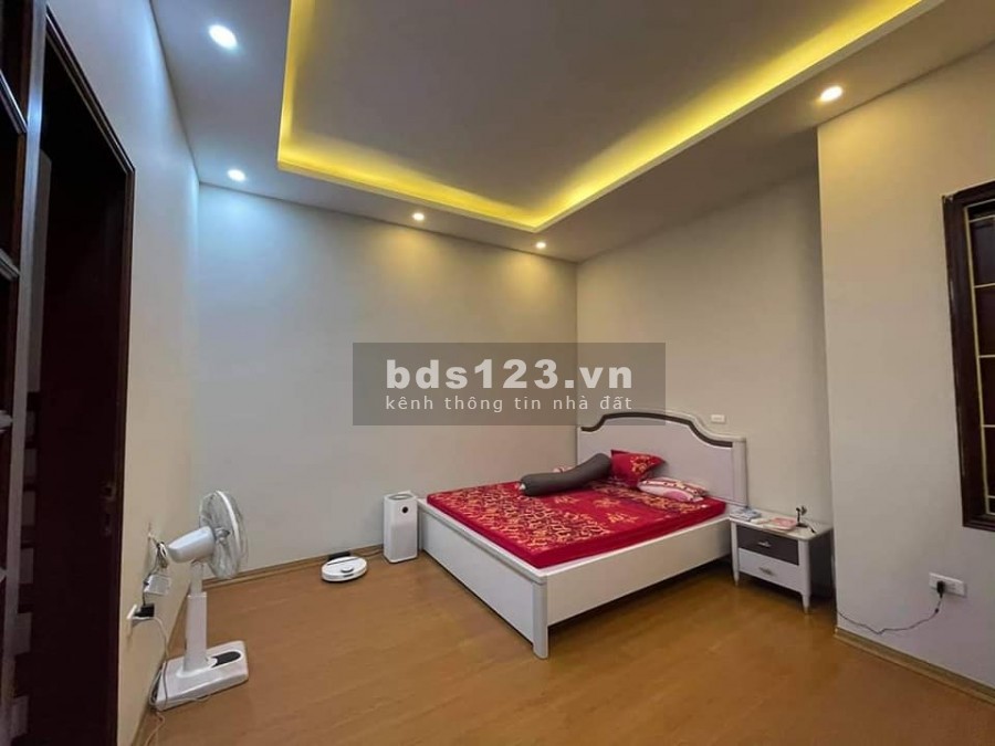 Bán nhà 5 tầng, ô tô cửa, đi bộ Quang Trung Quận Hà Đông, dt 50m2, giá 5,3 tỷ sổ đỏ