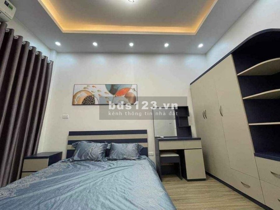 Sốc nhà đẹp giá cực rẻ, phố Tam Trinh, Quận Hoàng Mai dtsd 28m2, 3 tầng, giá bán 2,3 tỷ