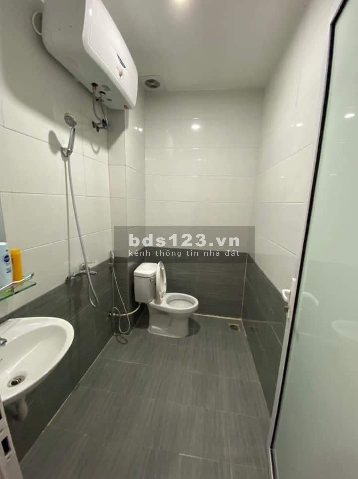 Bán nhà nguyên căn siêu hiếm ngõ ba gác, lô góc, 3 mặt thoáng, dt 35m2, gía chỉ 3,1 tỷ