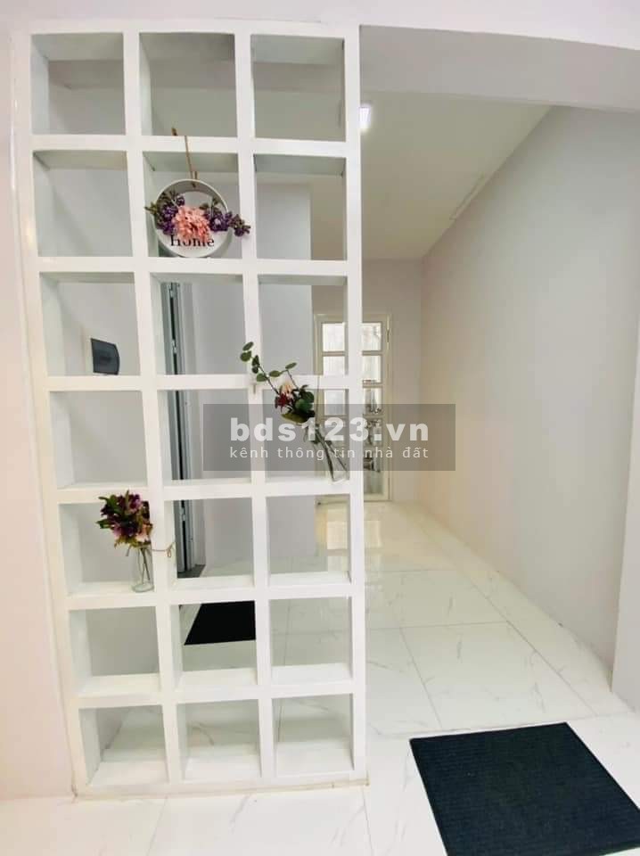 Bán nhà nguyên căn siêu hiếm ngõ ba gác, lô góc, 3 mặt thoáng, dt 35m2, gía chỉ 3,1 tỷ