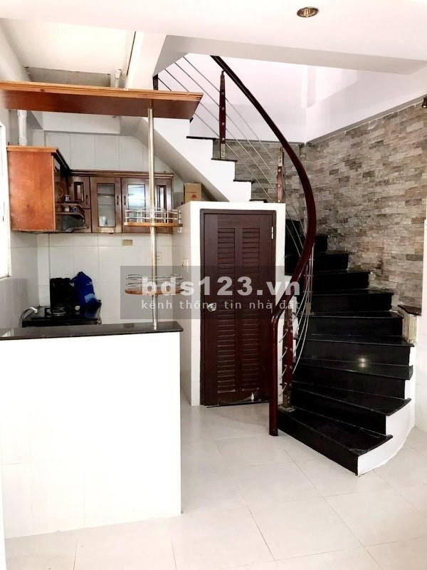 Bán nhà Quận 10, 4 tầng, giá rẻ chỉ 4.5 tỷ, hỗ trợ vay ngân hàng pháp lý đầy đủ, lhcc