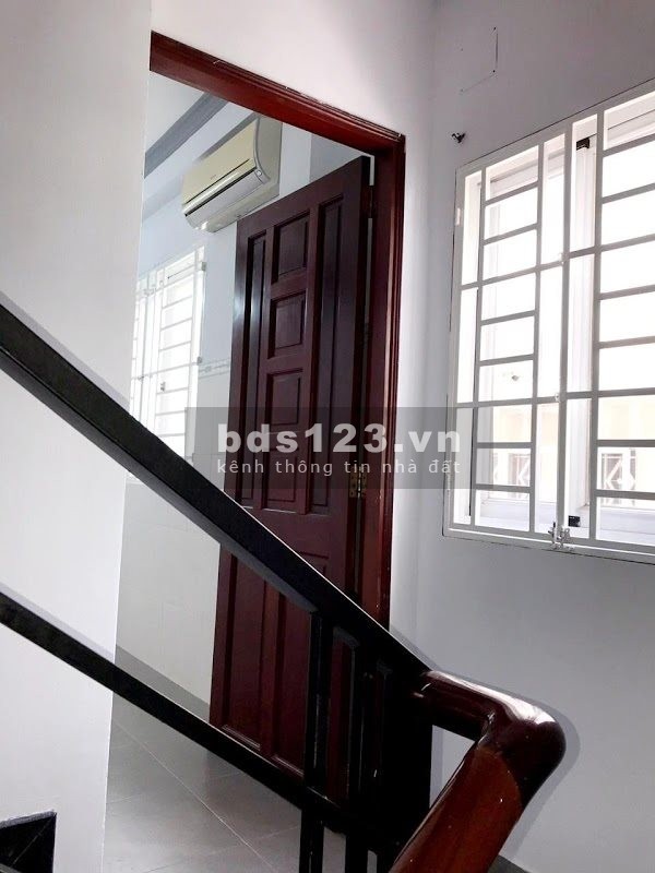 Bán nhà Quận 10, 4 tầng, giá rẻ chỉ 4.5 tỷ, hỗ trợ vay ngân hàng pháp lý đầy đủ, lhcc