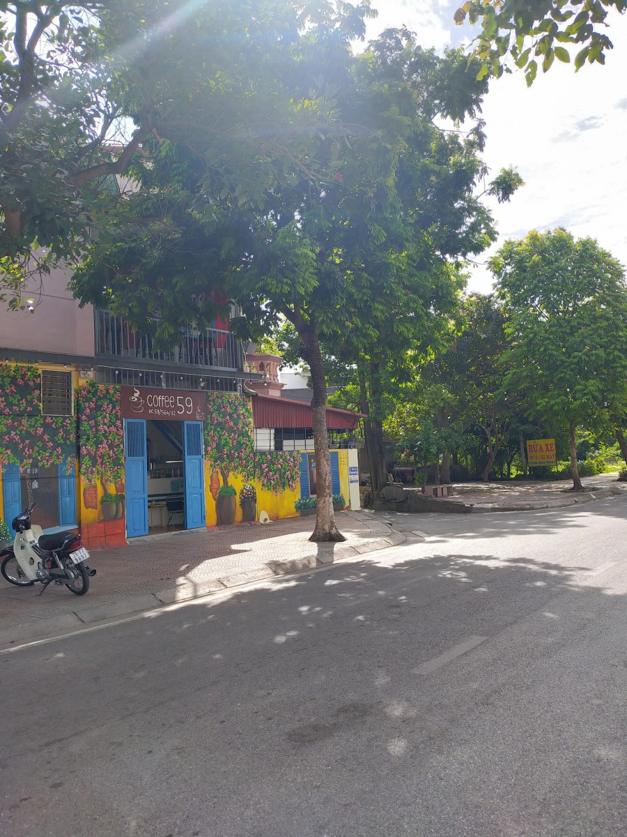 Bán đất Nguyễn Văn Cừ, Quận Long Biên, diện tích sử dụng 32m2, giá bán nhỉnh 2 tỷ.