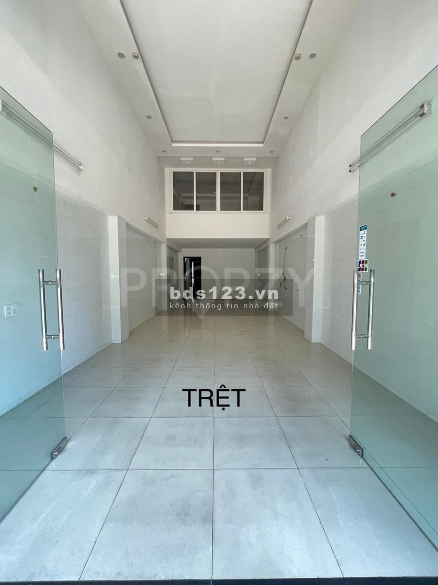 Nhà mặt tiền Trần Hưng Đạo mt 4.5m, dt 23m2, 5 tầng đúc thuận tiện kinh doanh