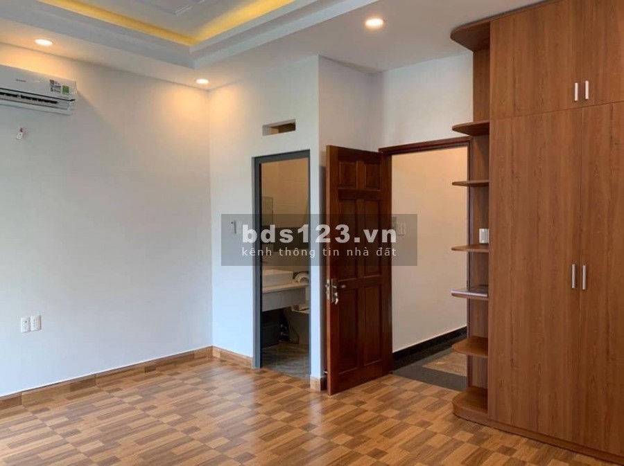 Chỉ 200tr/m2 nhà mặt tiền mới đẹp 3 tầng Lạc Long Quân Quận 11, dtsd 56m2 (4x14)